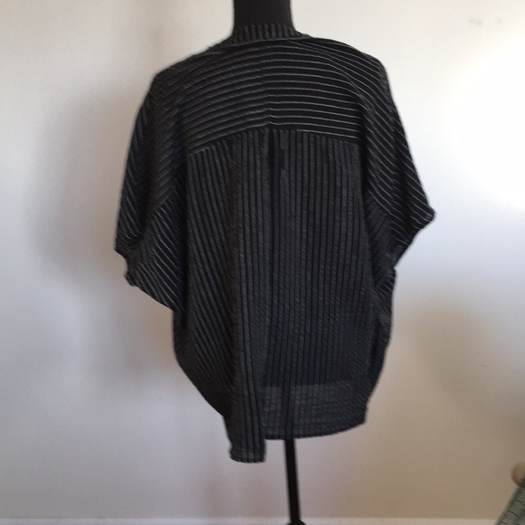 Cute smocked black and white shirt - Picture 2 of 4